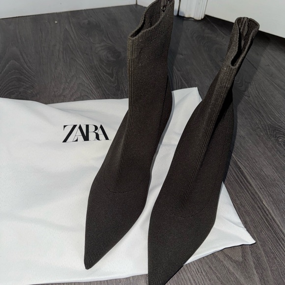 BRAND NEW Zara dark brown women's sock boots Size 6.5 - Picture 2 of 5